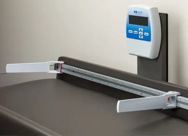 Clinton Pediatric Scale / Treatment Table 7820 - Image 4